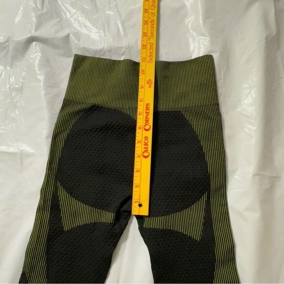 Indigen Green and Black 2 piece Workout set, Leggings and Cropped Jacket Size XS - Picture 12 of 14